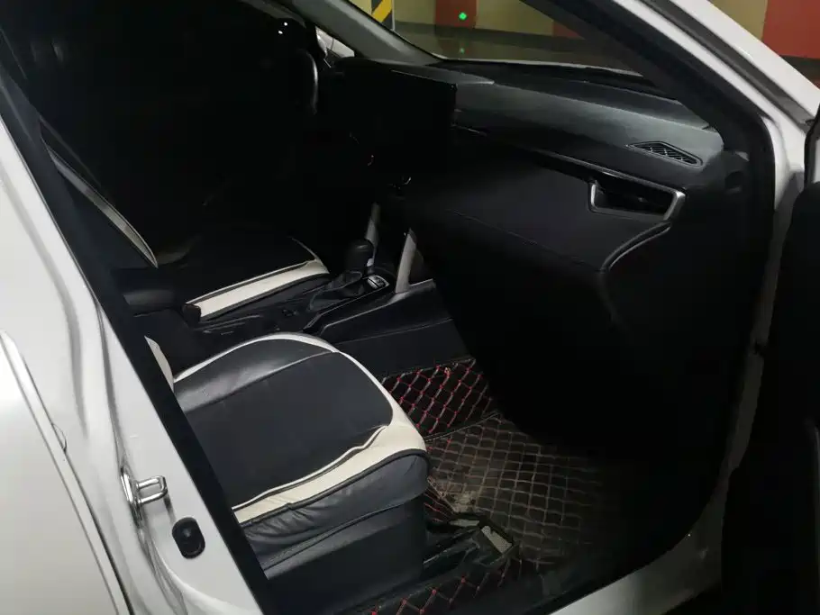 Toyota Corolla Cross — миниатюра 8
