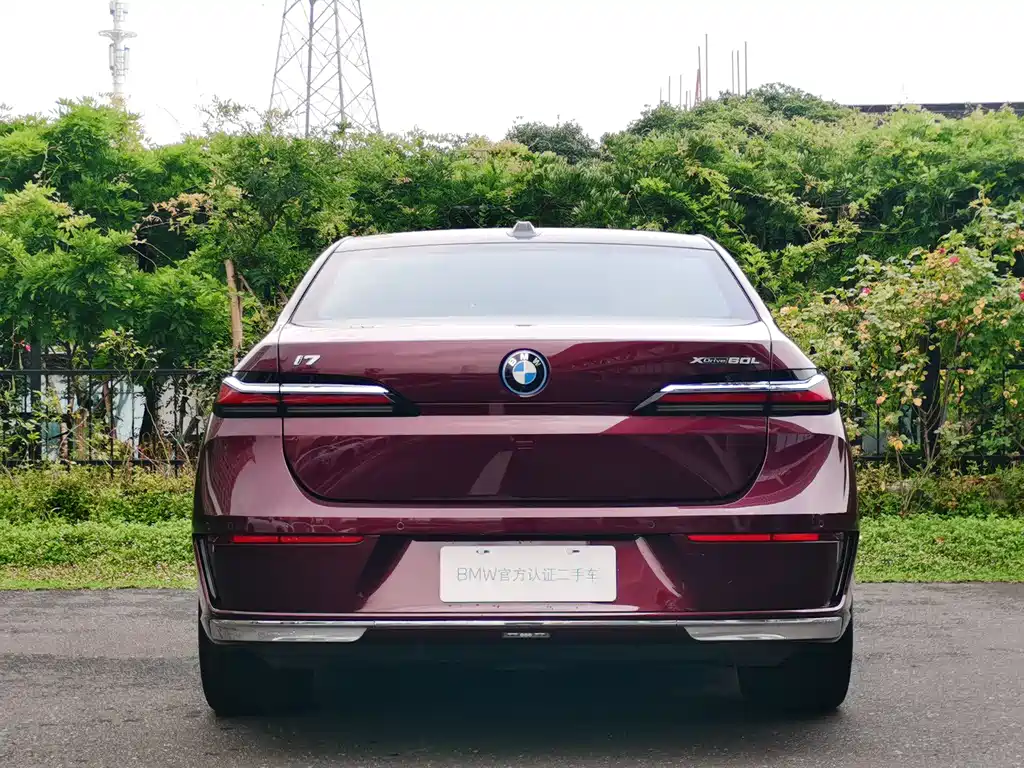 BMW i7 2023 xDrive60L Luxury