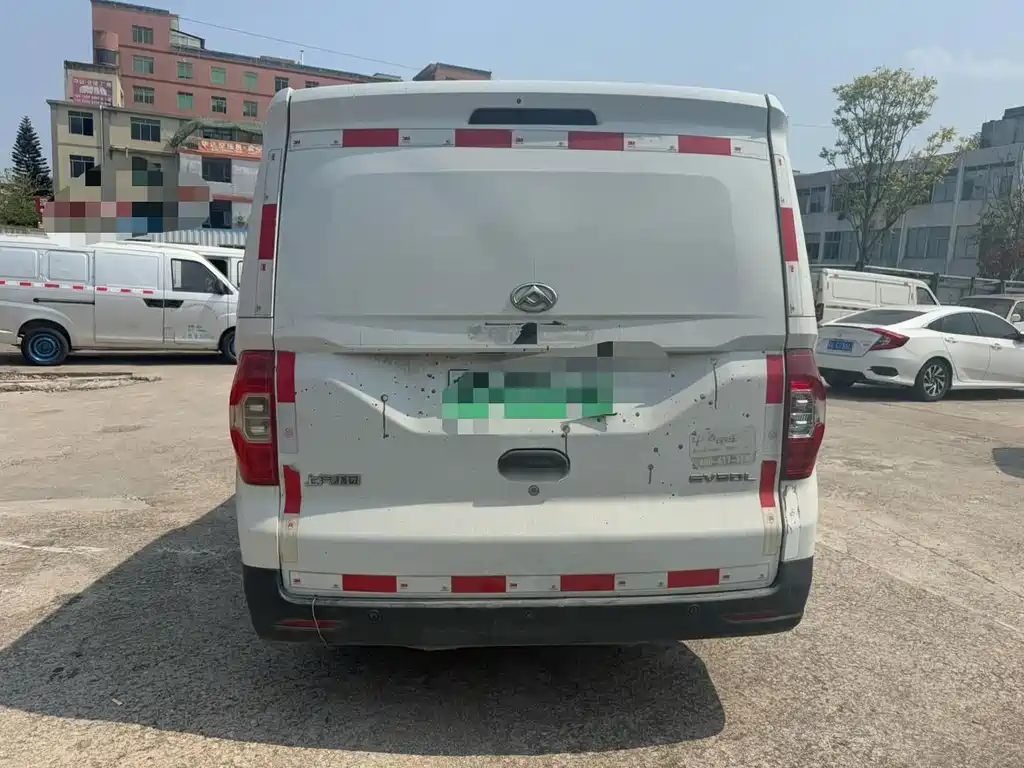 MAXUS EV30 — миниатюра 2