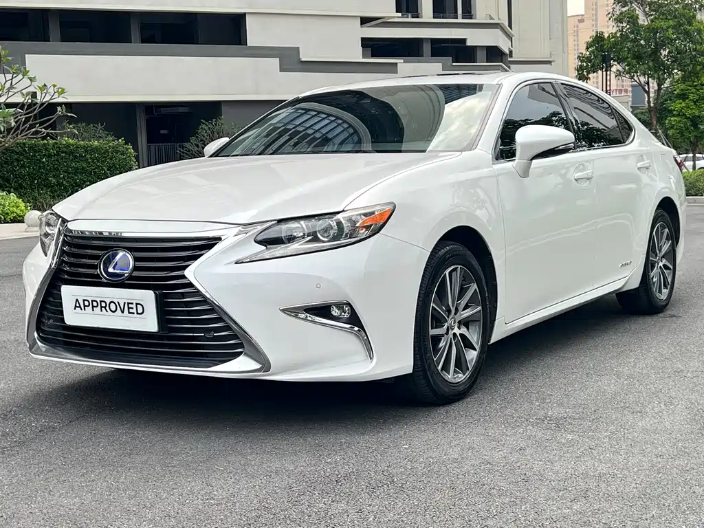 Lexus ES 2016