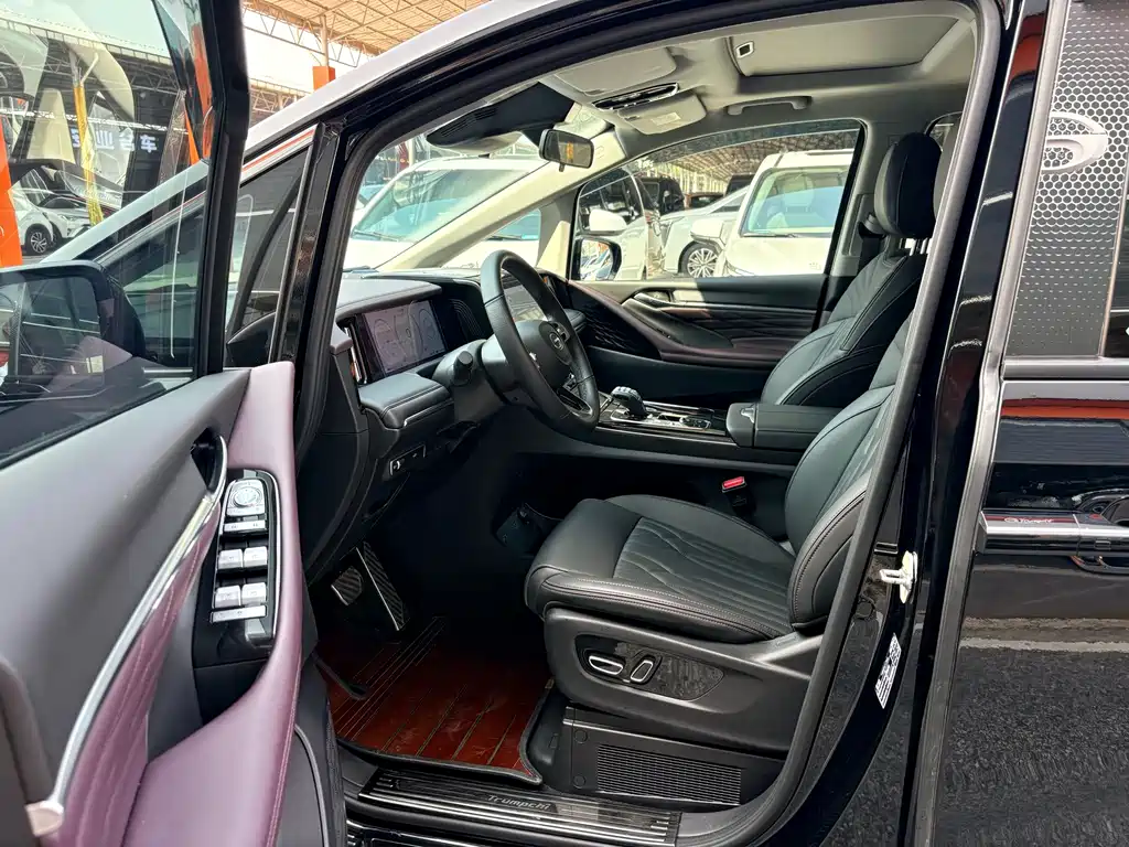 GAC Motor Trumpchi M8 — миниатюра 6