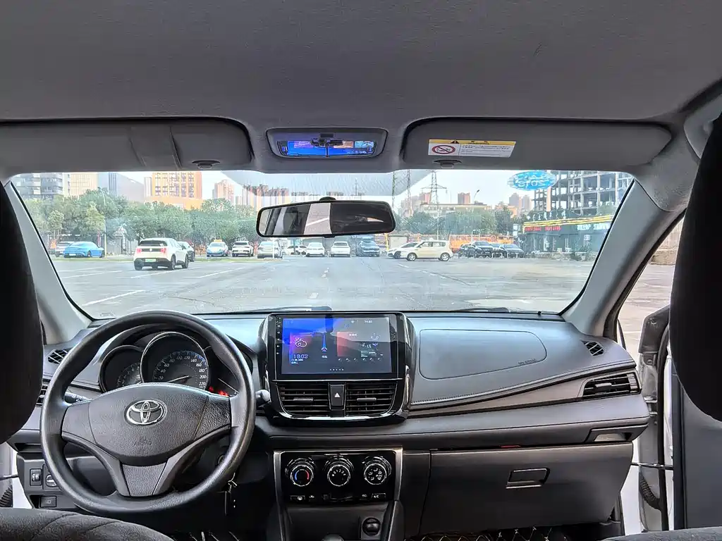 Toyota Yaris L — миниатюра 21