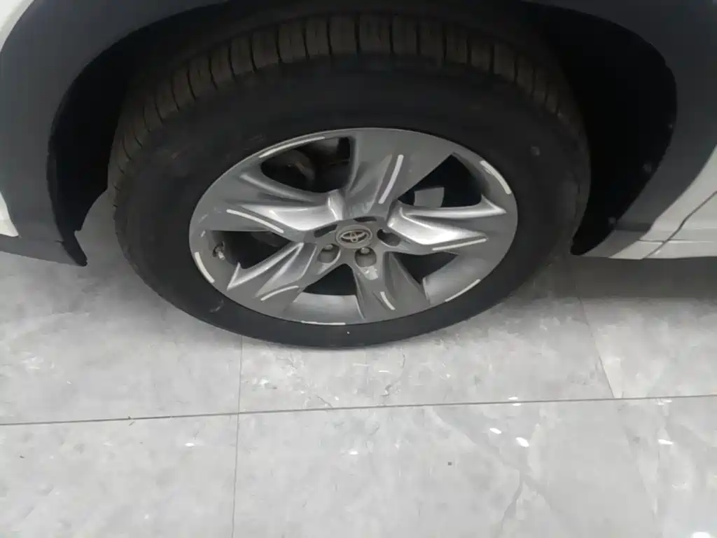 Toyota Highlander — миниатюра 23