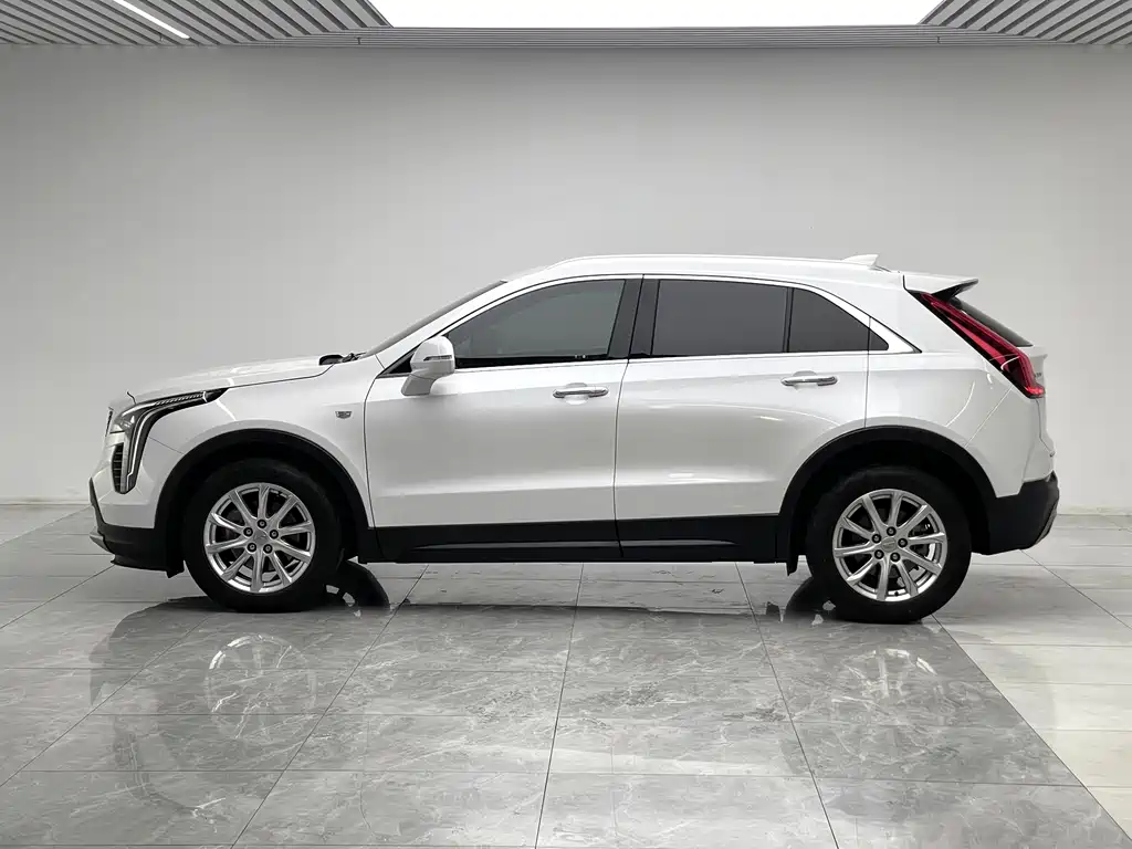 Cadillac XT4 2022 28T