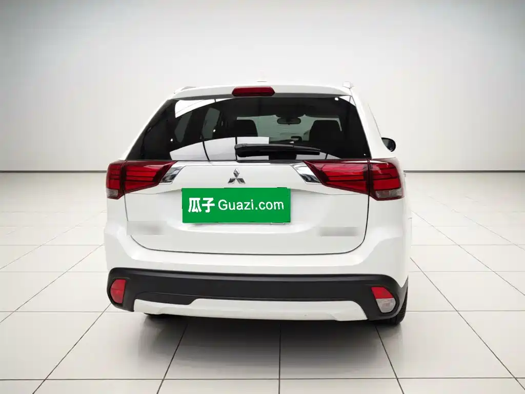 Mitsubishi Outlander — миниатюра 5