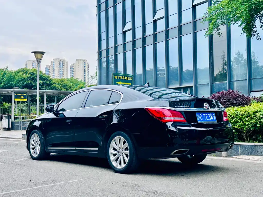 Buick LaCrosse 2013 2.4L SIDI Luxury Comfort