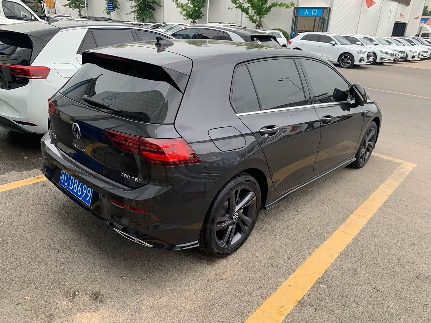 Volkswagen Golf 1.4 л 2023 г. Чёрный, пробег 32000 км