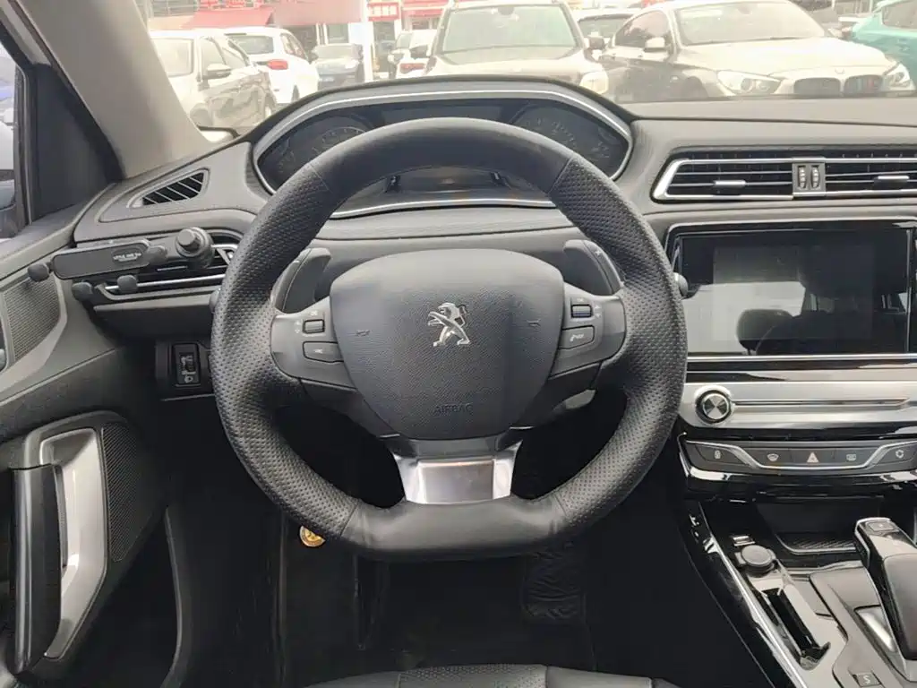 Peugeot 308 — миниатюра 11