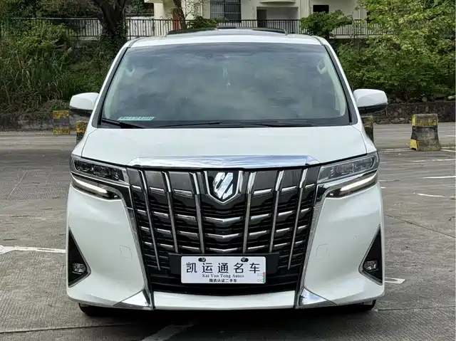 TOYOTA ELFA 2018