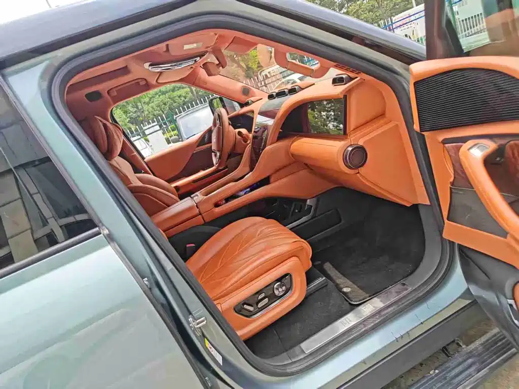 Yangwang U8 2023 Luxury
