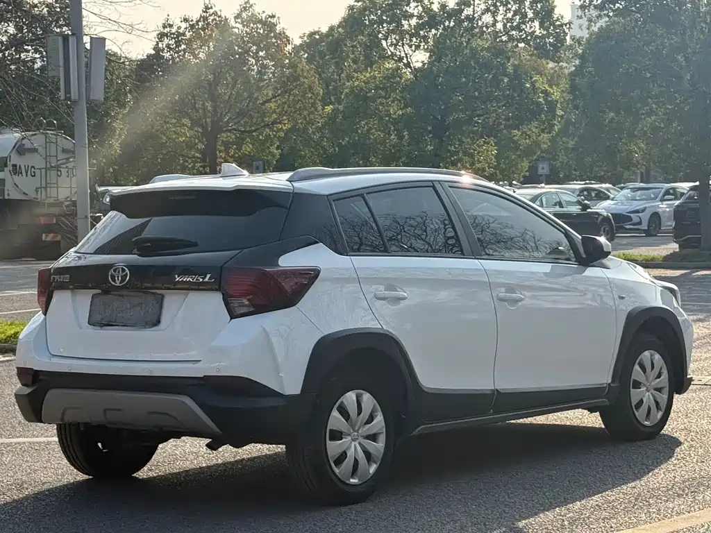 Toyota Yaris L — миниатюра 11