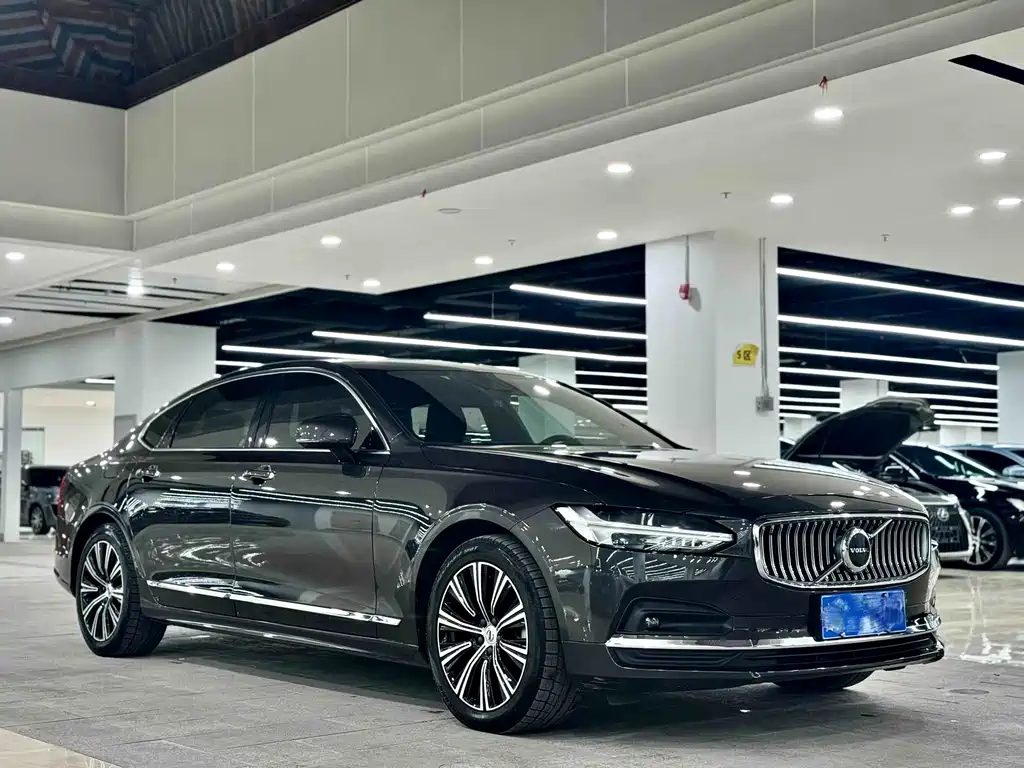Volvo S90 — миниатюра 2
