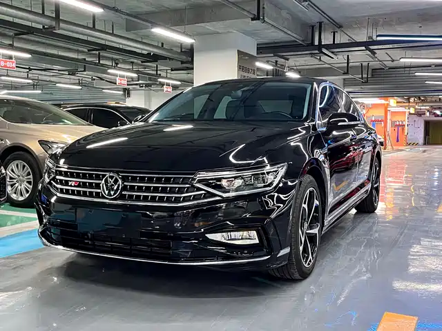 VOLKSWAGEN MAGOTAN 2024