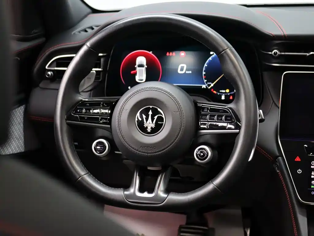 Maserati Grecale — миниатюра 12
