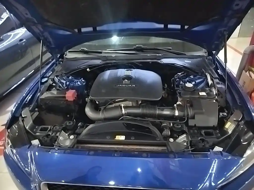 Jaguar XE — миниатюра 20