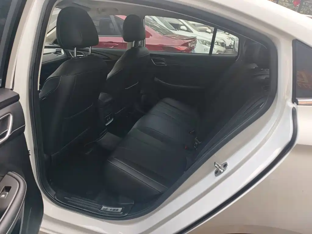 Roewe i5 — миниатюра 17