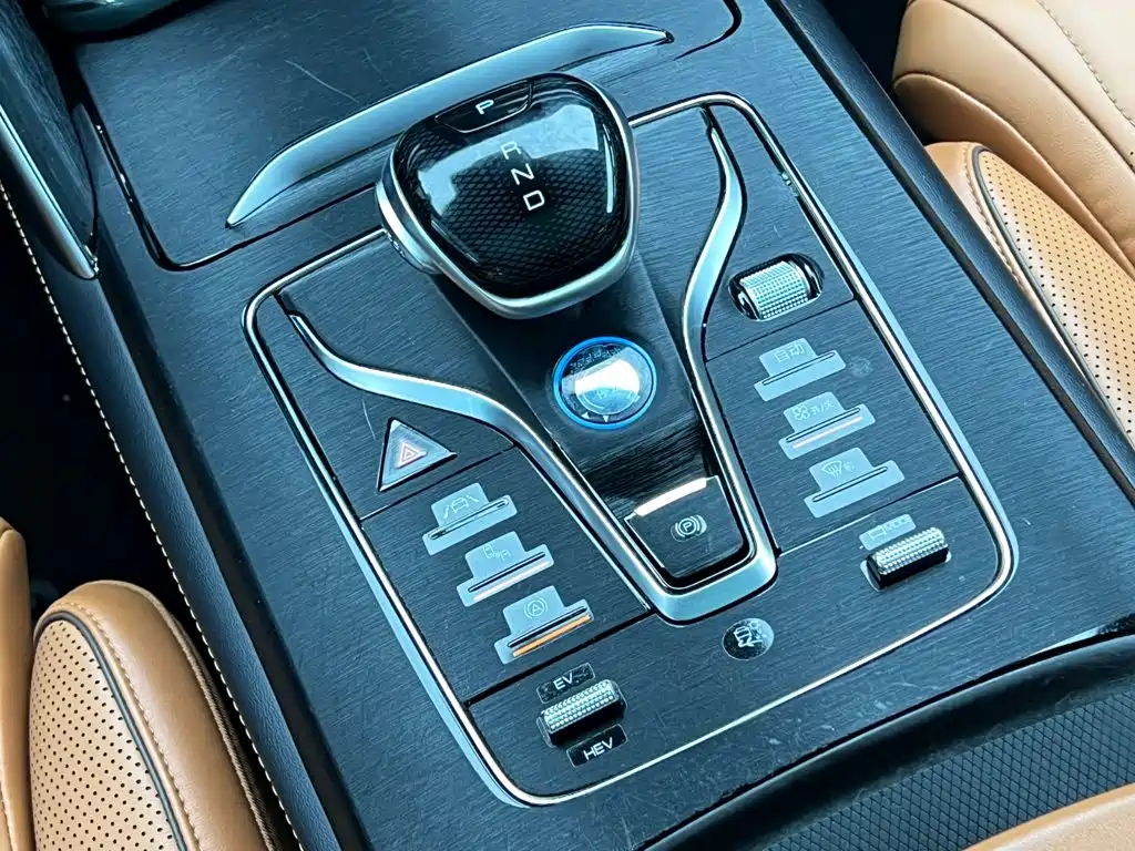 BYD Tang New Energy — миниатюра 26