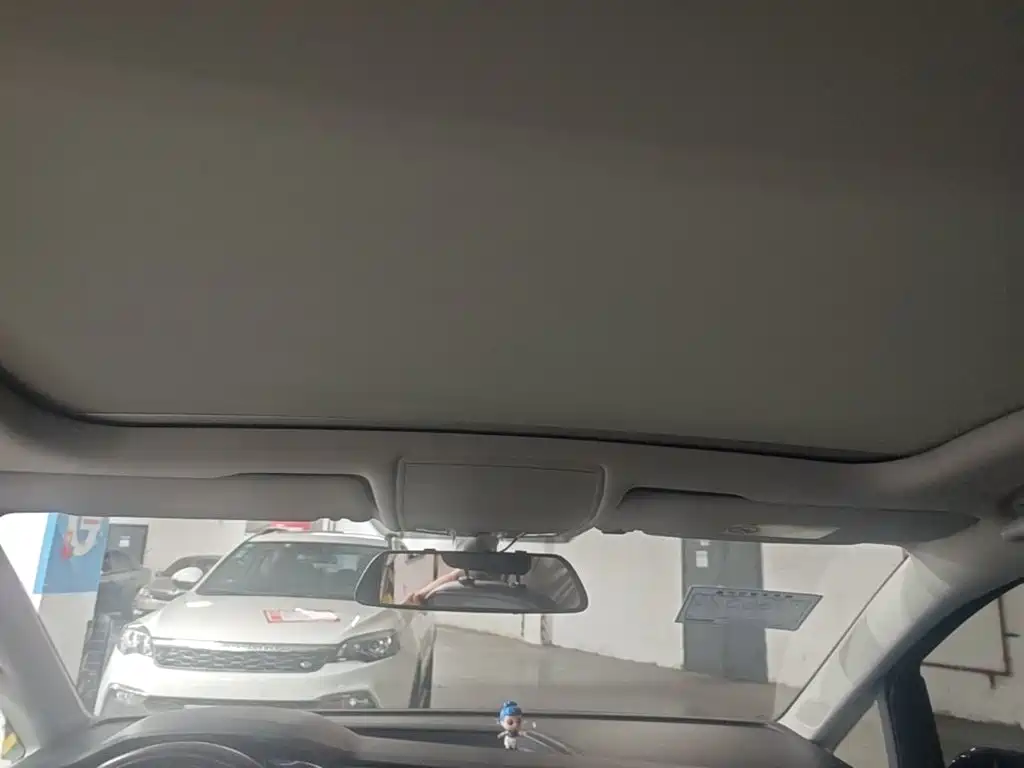 Volkswagen Touran — миниатюра 18
