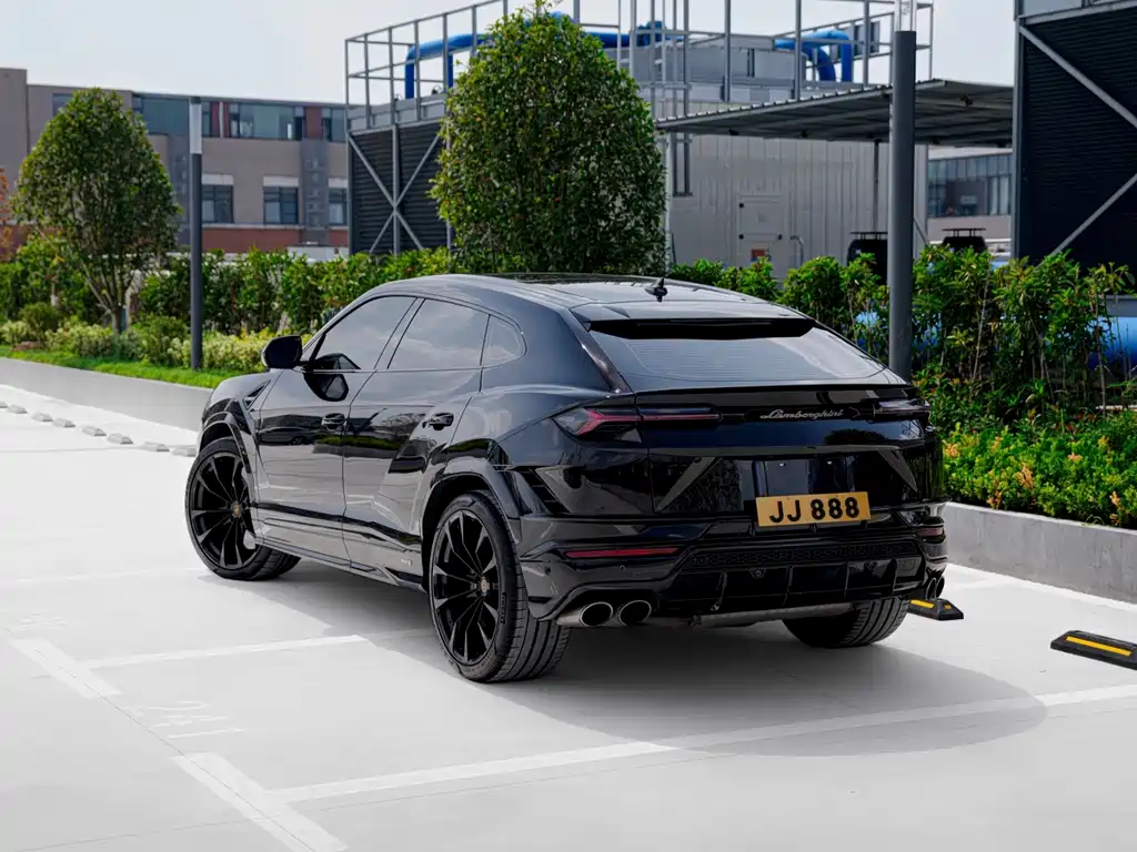 Lamborghini Urus — миниатюра 6