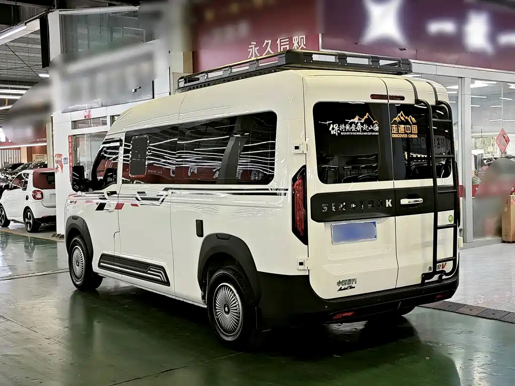 Sinotruk Vangard V — миниатюра 2