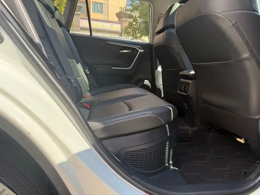 TOYOTA RAV4 RONGFANG