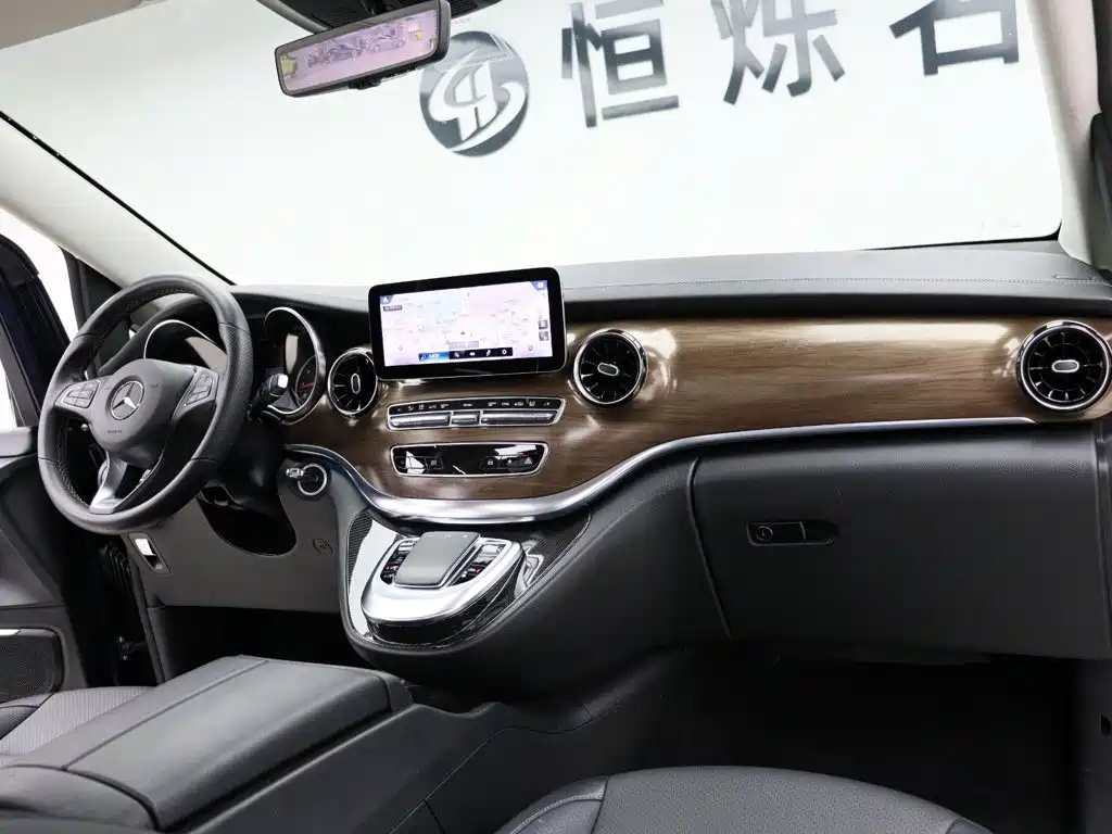 Mercedes-Benz V-Class — миниатюра 26
