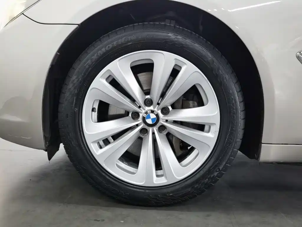 BMW 7 Series — миниатюра 17