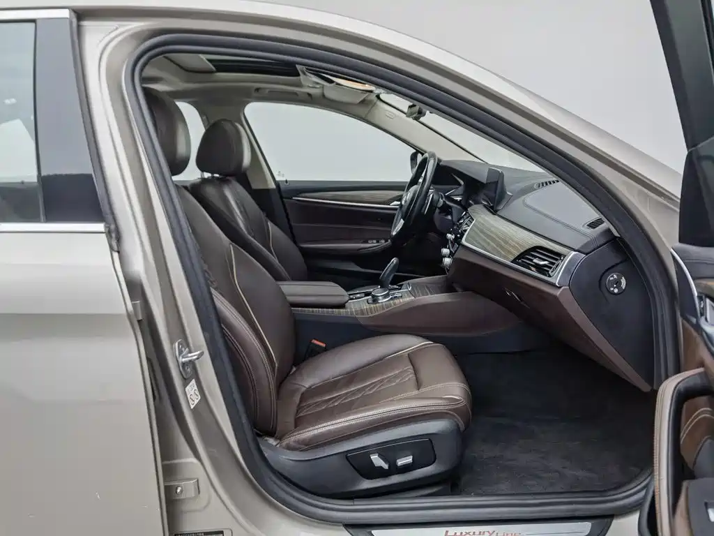 BMW 5 Series — миниатюра 23