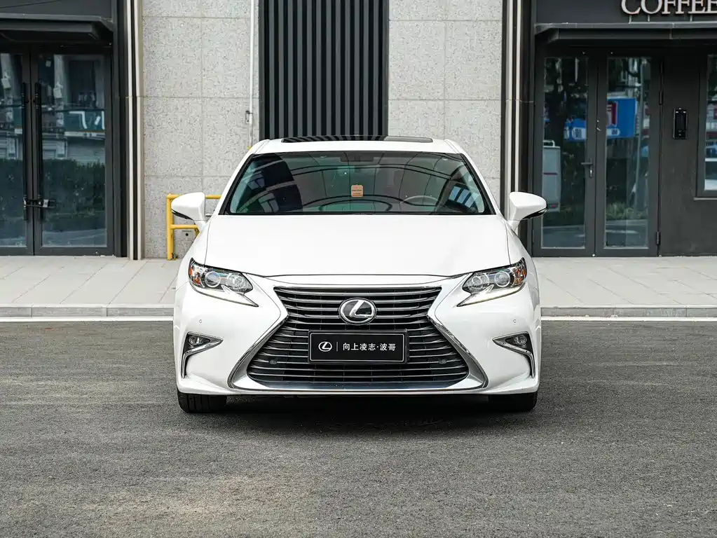 Lexus ES — миниатюра 2