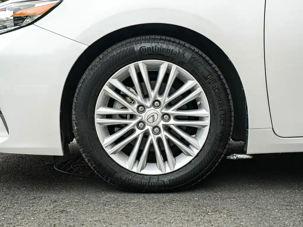 Lexus ES — миниатюра 8