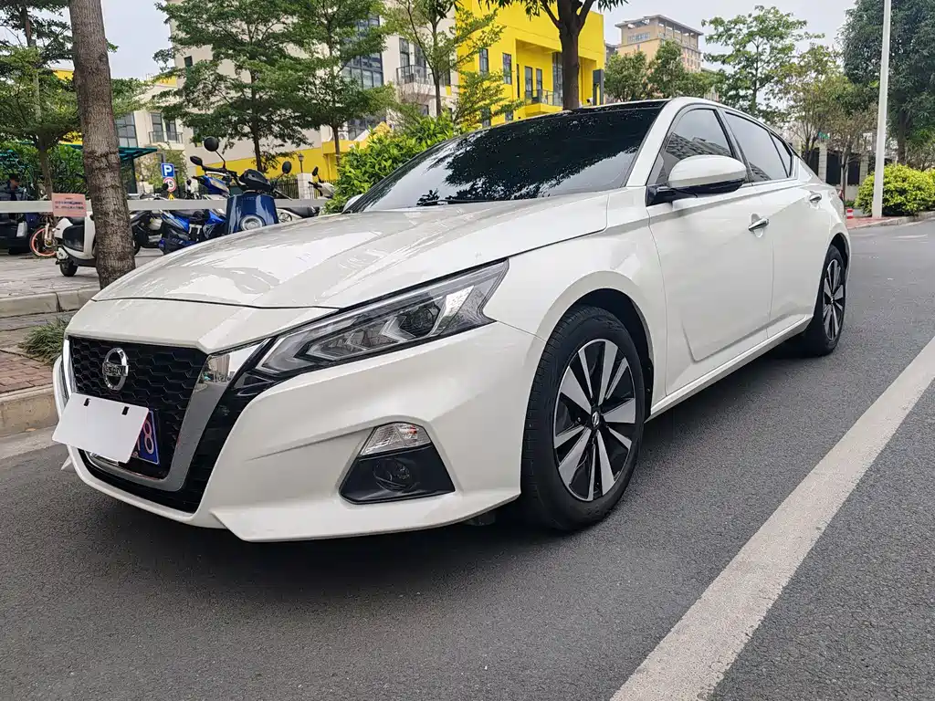 Купить Nissan Teana