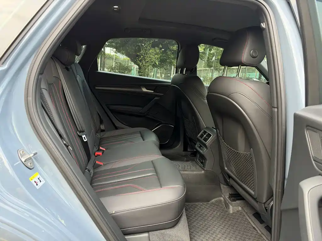 Audi Q5L Sportback — миниатюра 18
