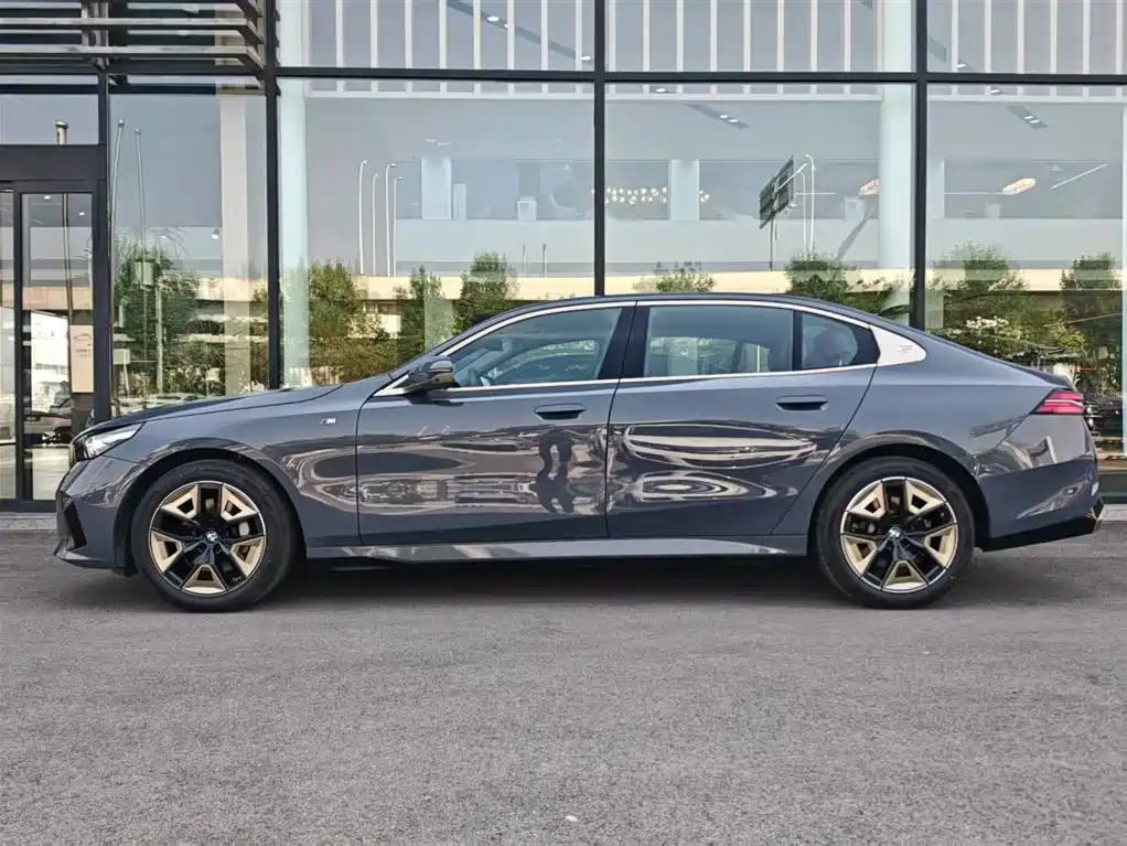 BMW 5 Series 5 2024 530Li Lead M Sport