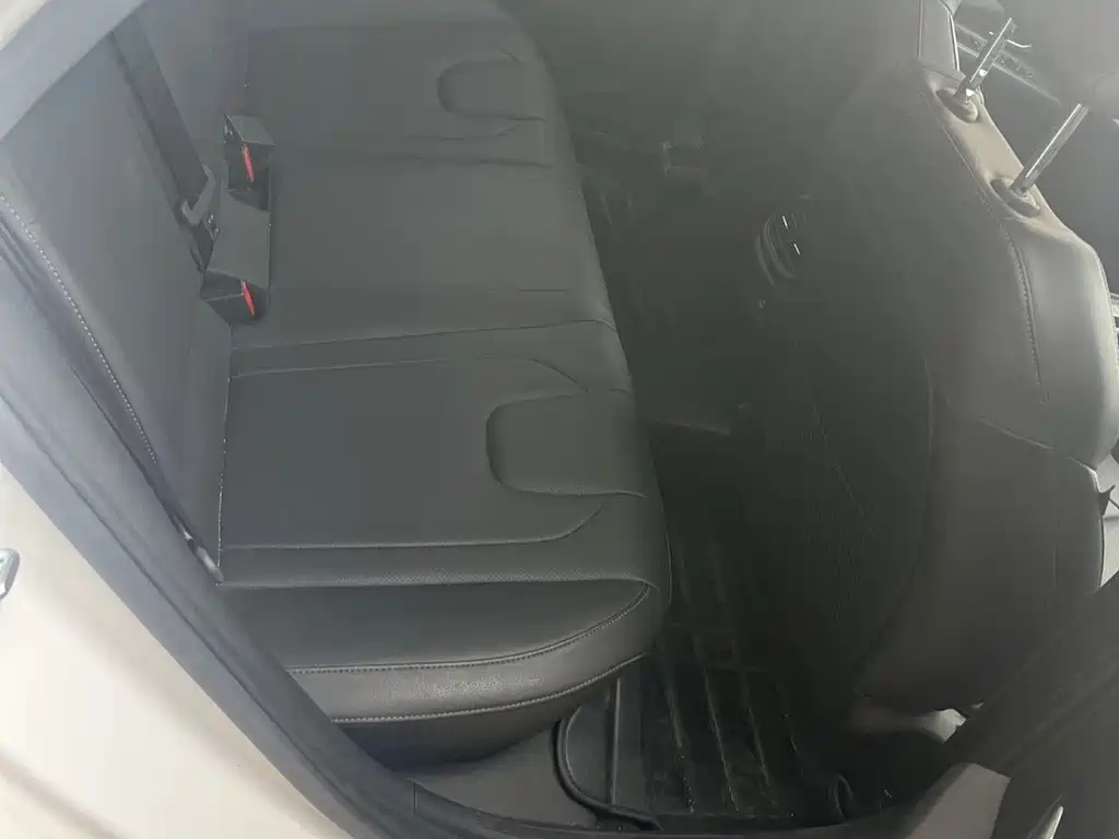 Hyundai Elantra — миниатюра 5