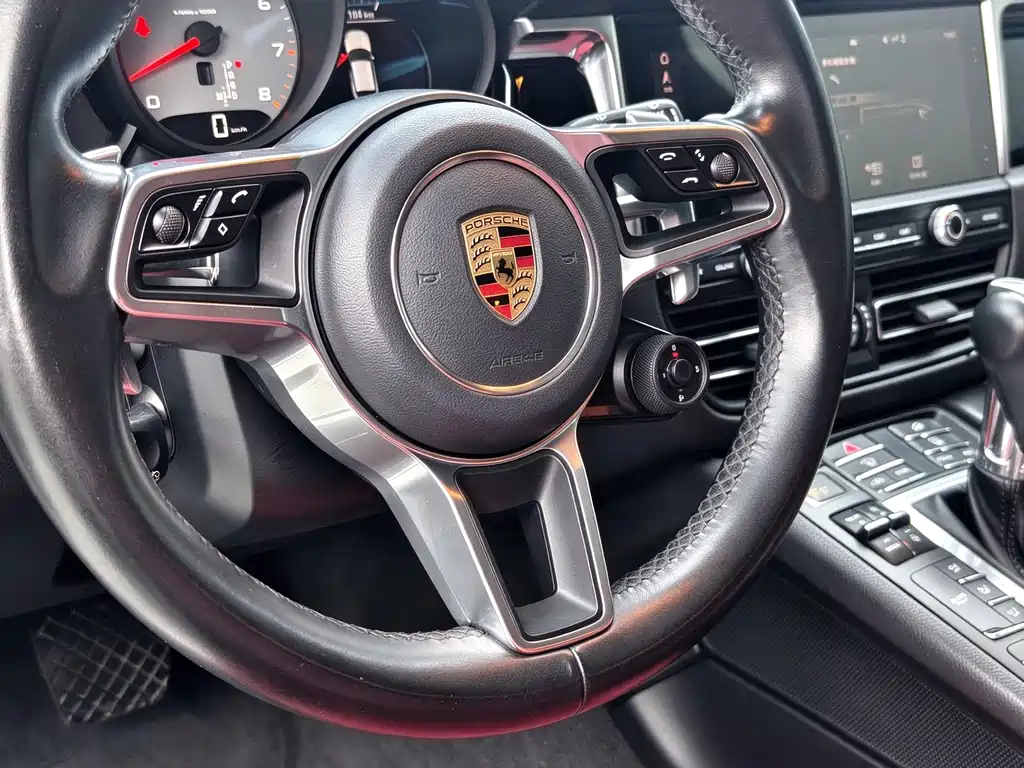 Porsche Macan — миниатюра 9