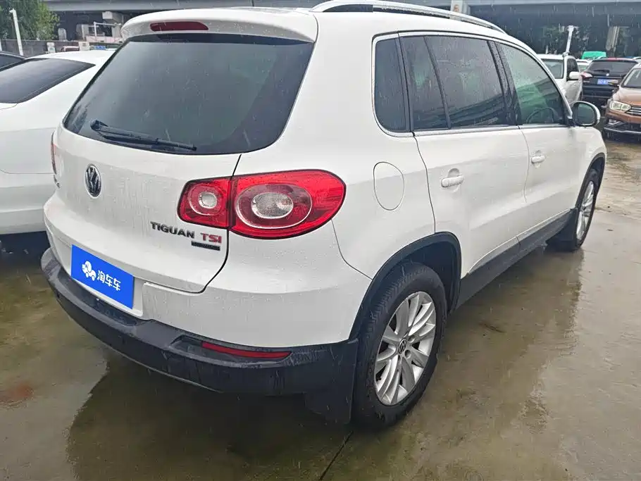 Volkswagen Tiguan 2012 2.0TSI AT