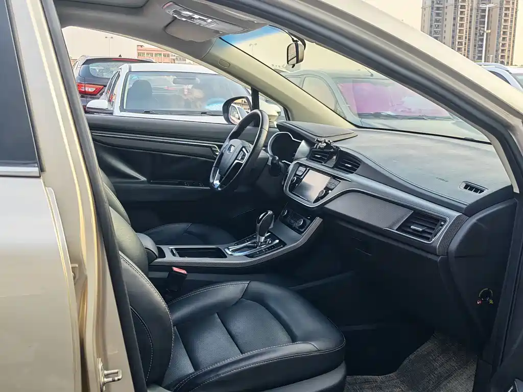 Geely Emgrand GS — миниатюра 8