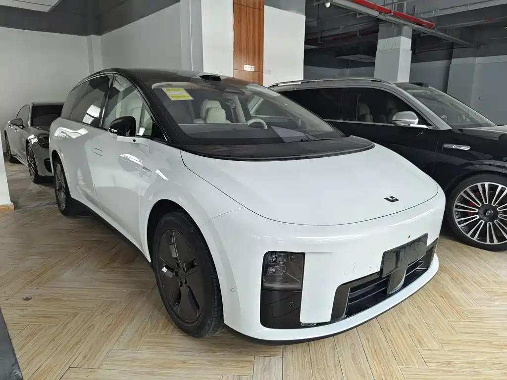 Li Auto i8 2025 Standard