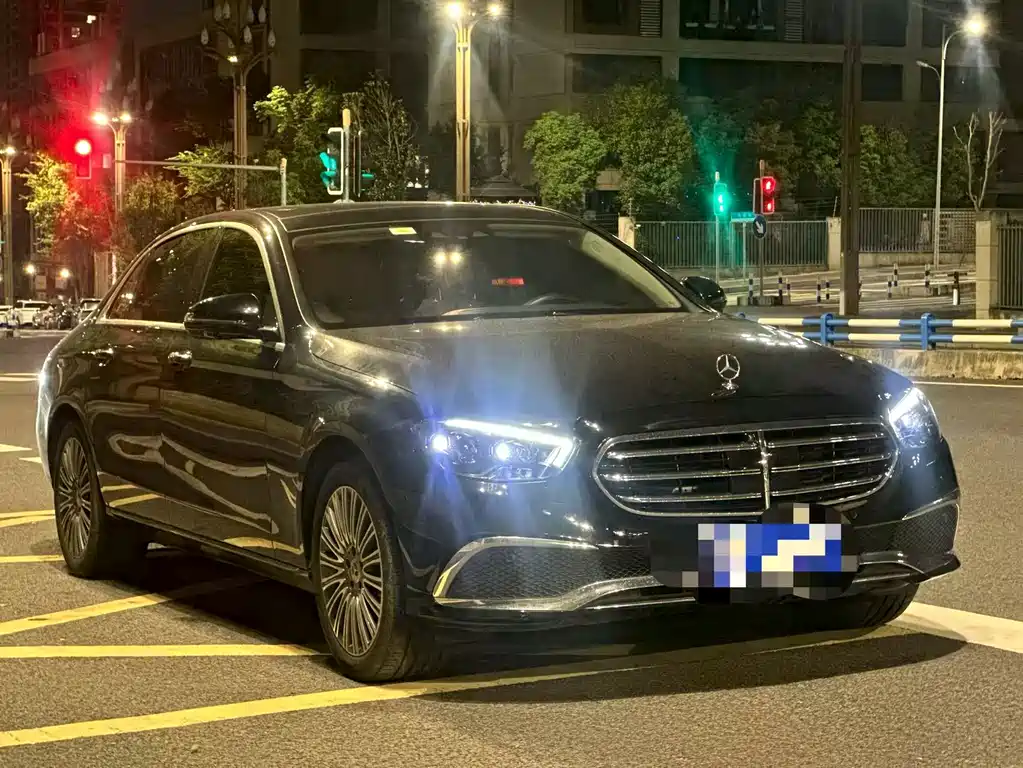 Mercedes-Benz E-Class — миниатюра 2