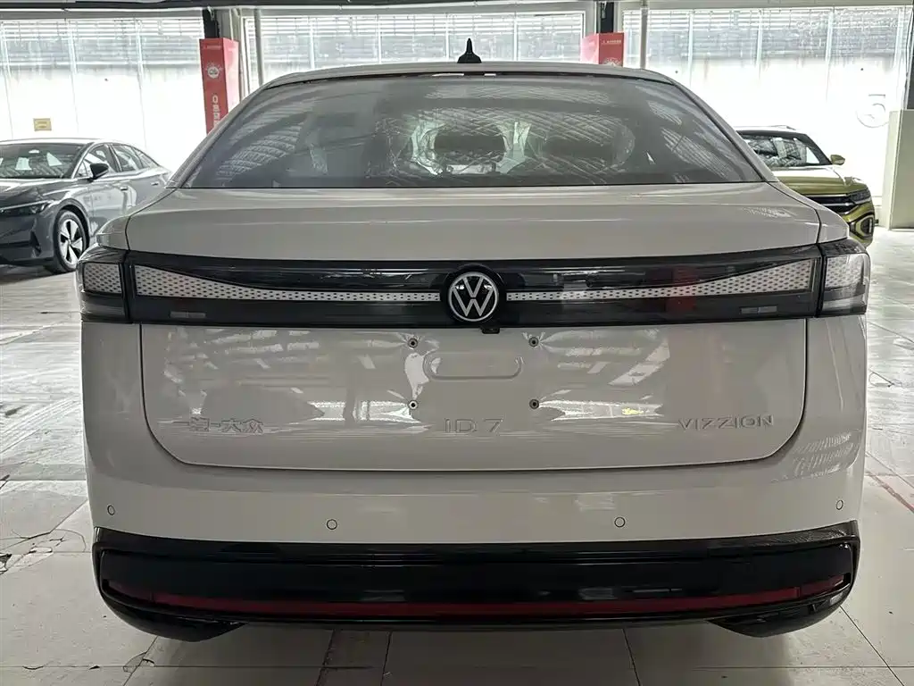 VOLKSWAGEN ID.7 VIZZION