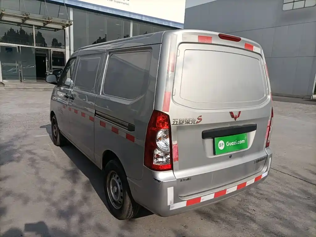 Wuling Rongguang S — миниатюра 5