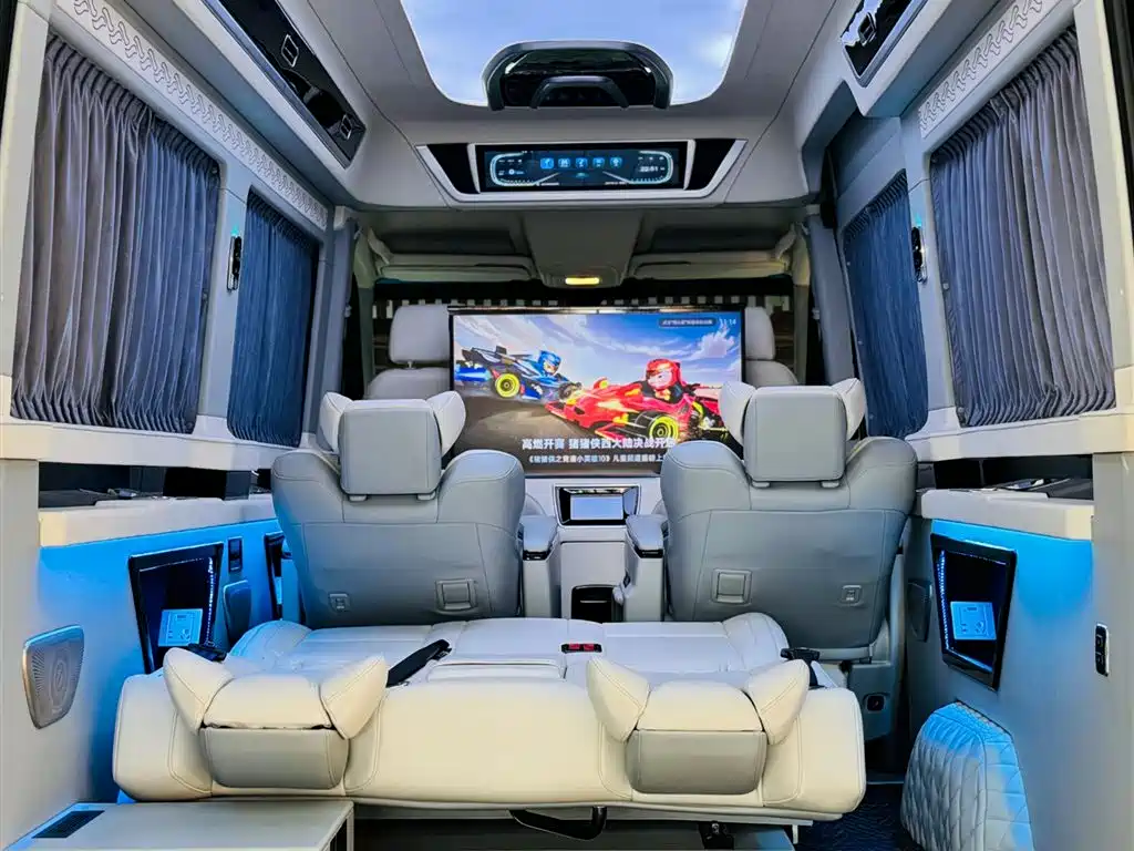 Mercedes-Benz Sprinter - фото 11