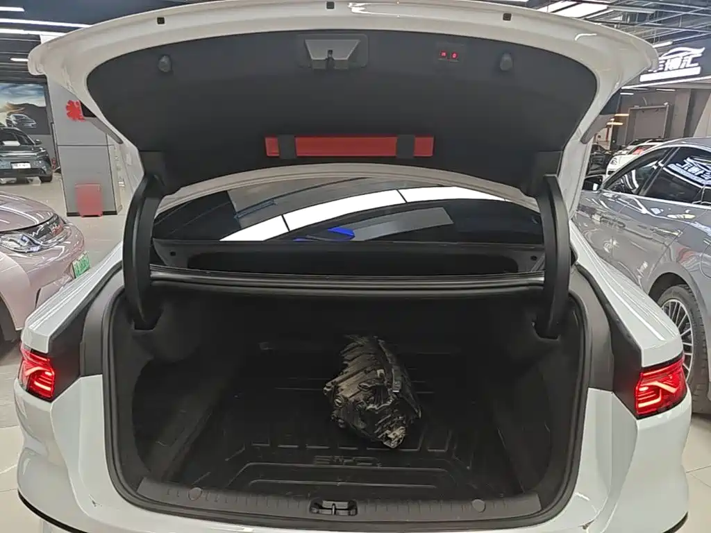 BYD Han — миниатюра 19