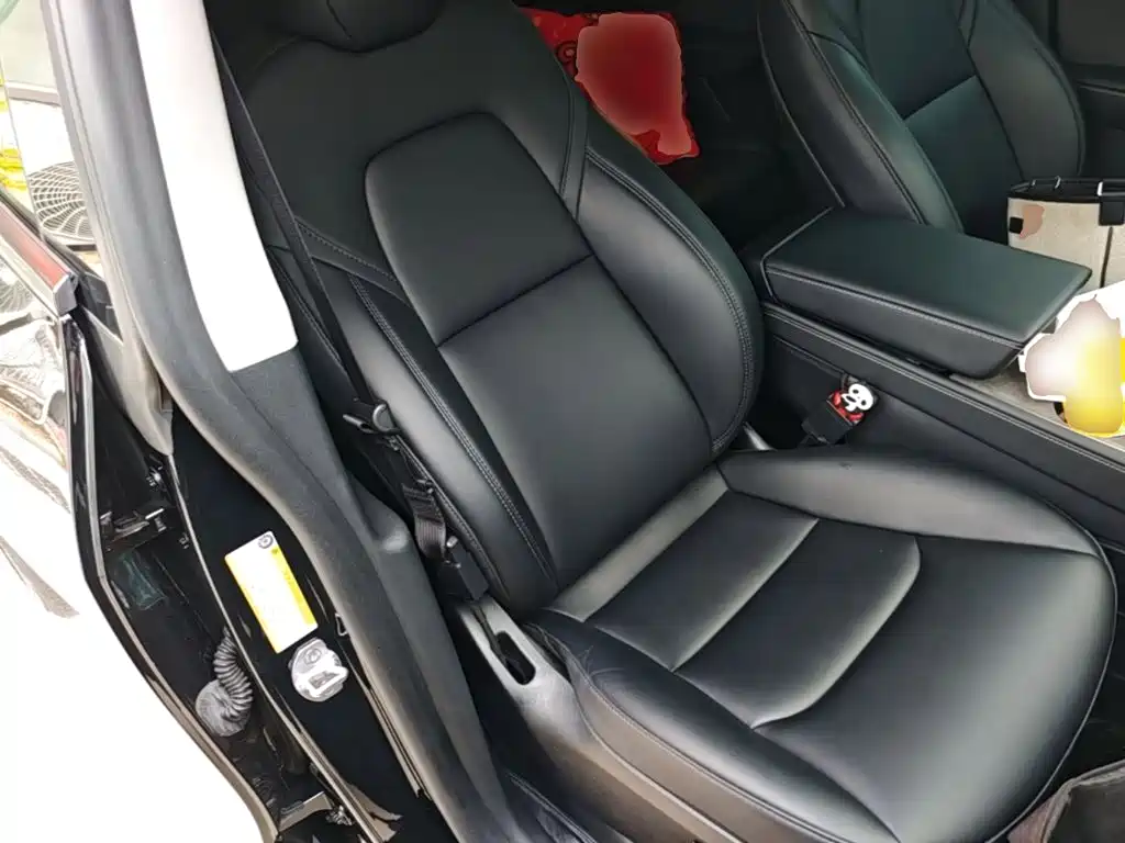 Tesla Model Y — миниатюра 25