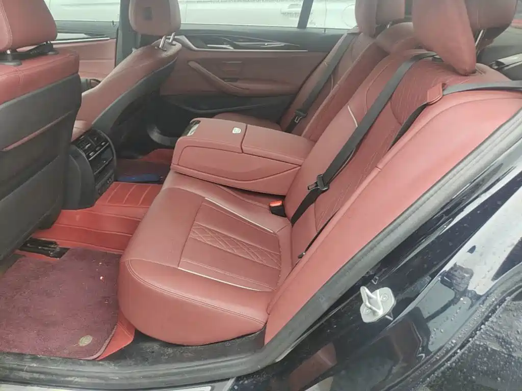 BMW 5 Series — миниатюра 17