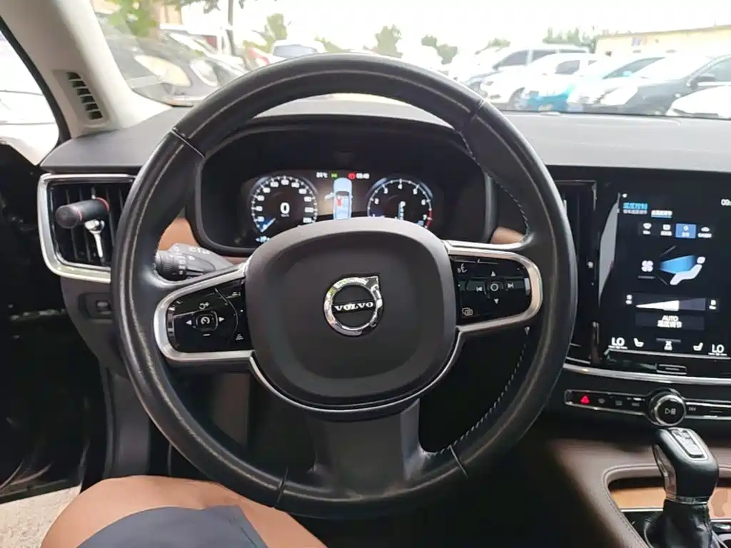 Volvo S90 — миниатюра 11