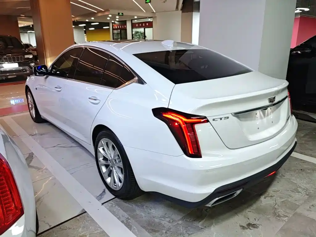 Cadillac CT5 — миниатюра 5