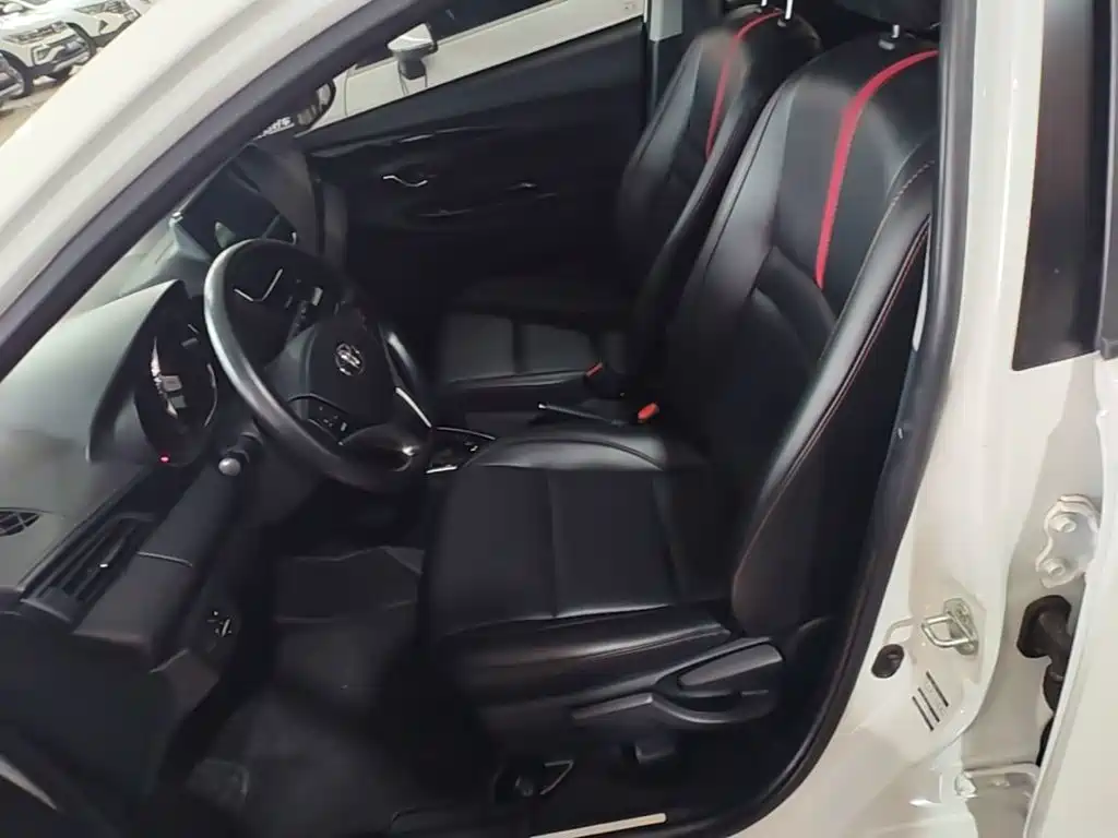 Toyota Yaris L — миниатюра 15