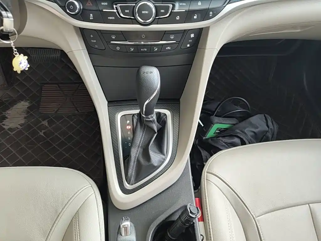 Buick Excelle — миниатюра 14