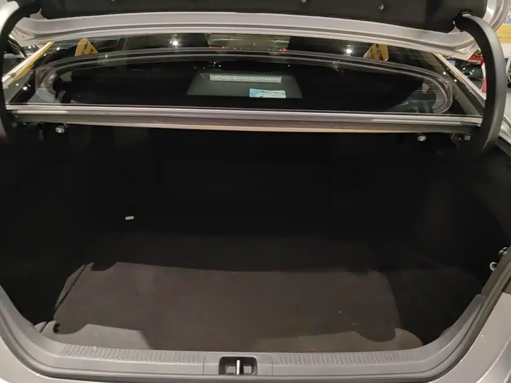 Toyota Camry — миниатюра 19
